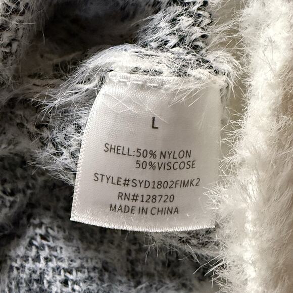 Mi Ami Women’s Ivory Snow Leopard Fuzzy Cropped Nylon Viscose Sweater Size Large - Picture 4 of 8